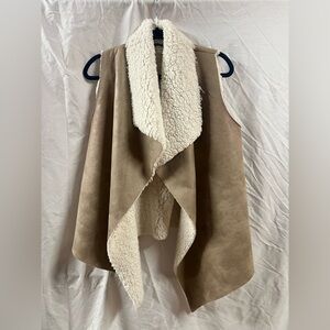coco+jaimeson Sleeveless Vest Faux Fur Suede Tan XLarge